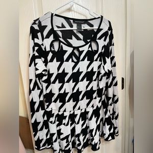Ashley Stewart Color-block shirt size 14/16